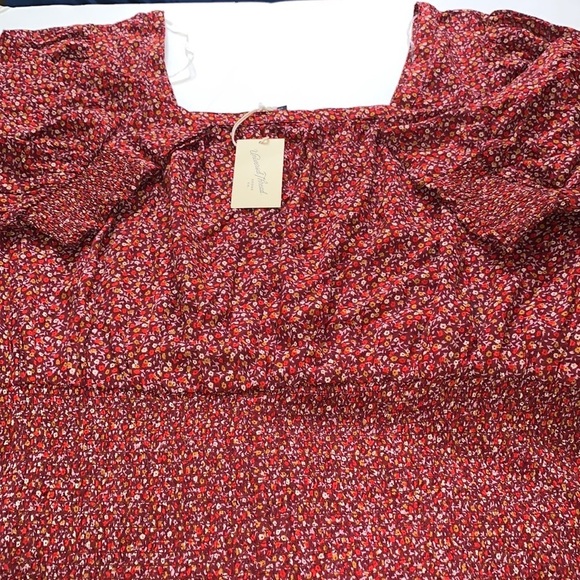 (4X)- Universal Thread Plus Size Puff Elbow Sleeve Smocked Fitted Blouse - Picture 3 of 9